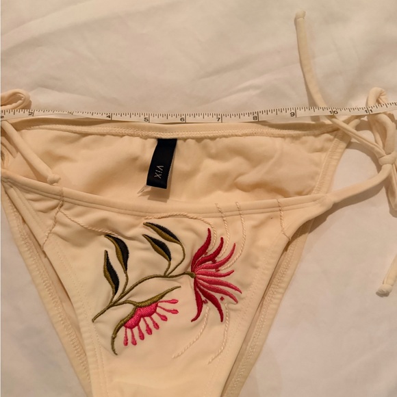 VIX Swimwear Brazilian String Bikini (Top M, Bottom L) - Picture 8 of 9